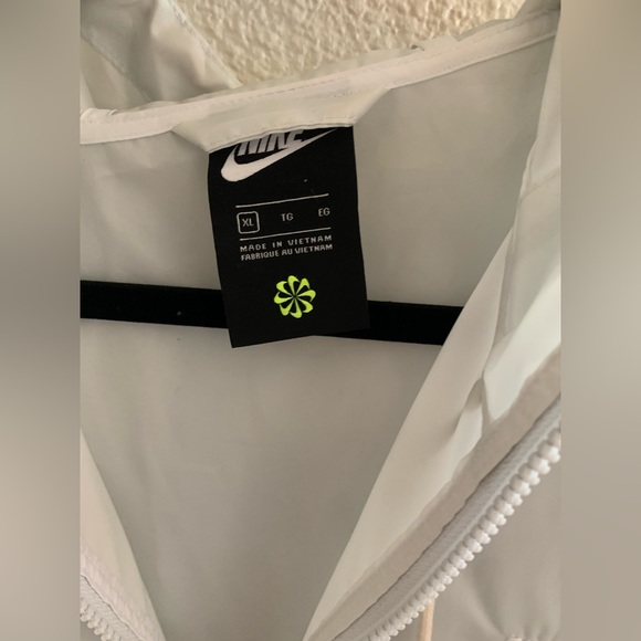 Nike Windrunner Jacket - Picture 6 of 10